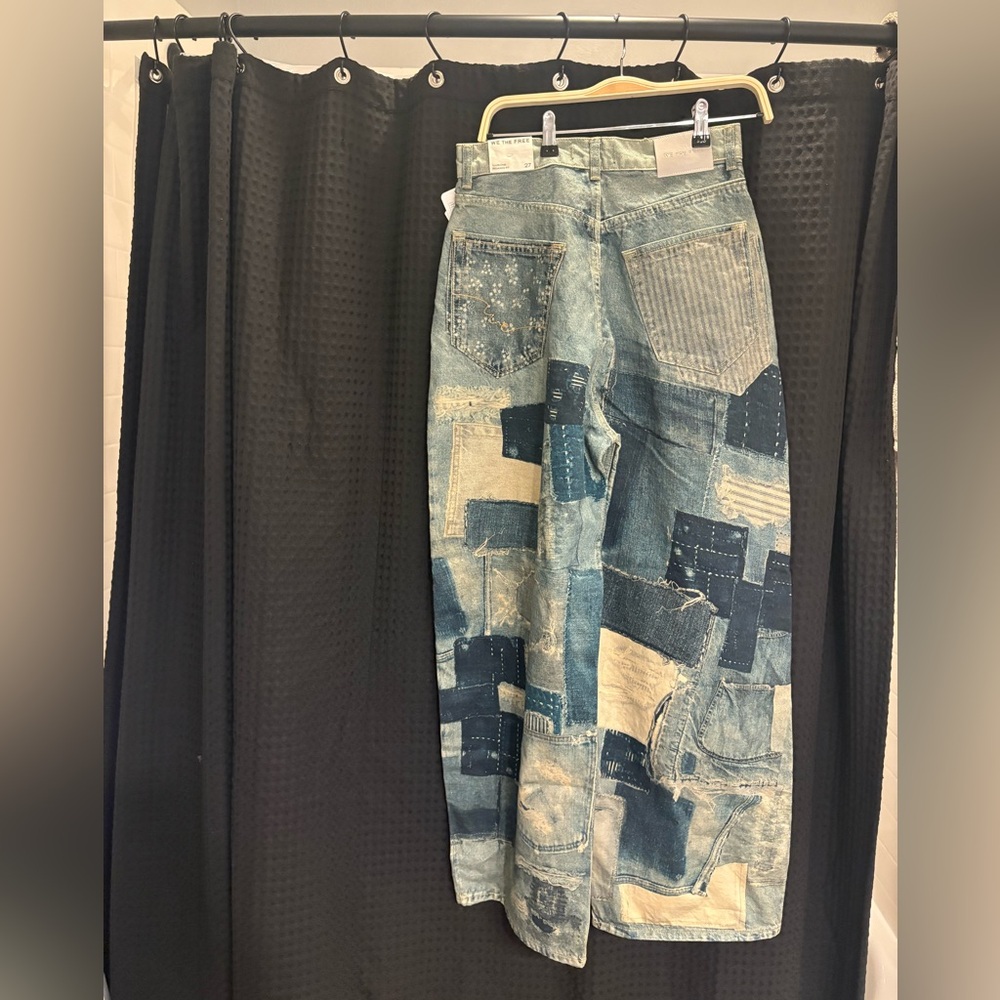 Free People We The Free Illusions Printed Relaxed Jeans Indigo Combo Size 27 NWT - Picture 9 of 11